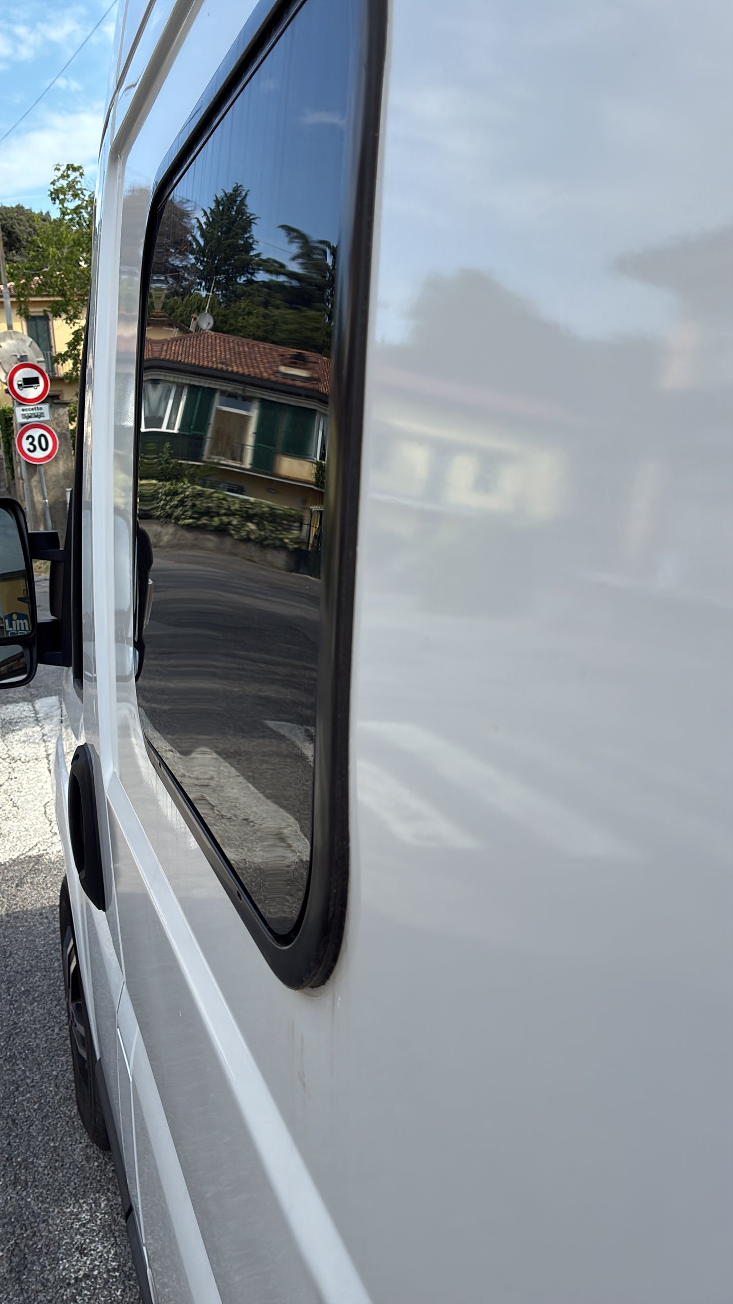 Finestra nera curva specifica per VAN