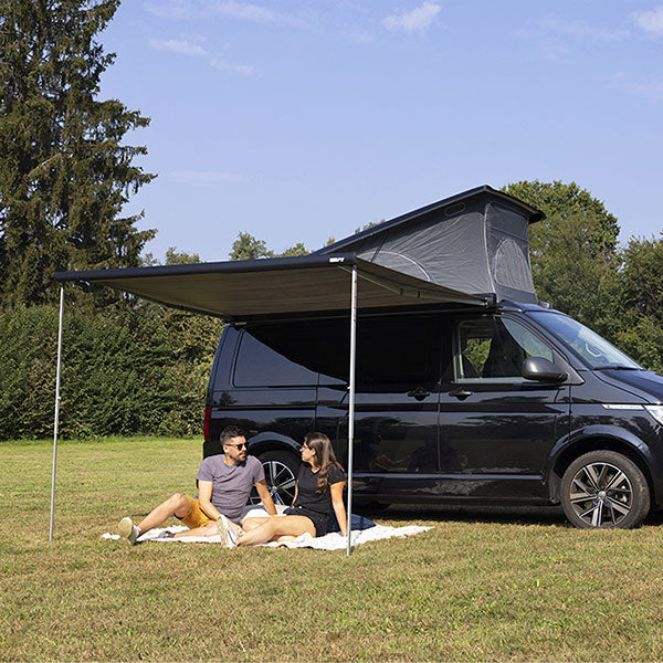 F43 Van 300 • Deep Black