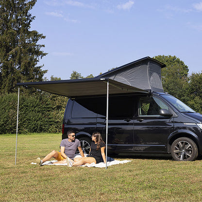 F43 Van 300 • Deep Black